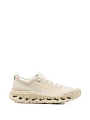 On  Cloudtilt sneakers