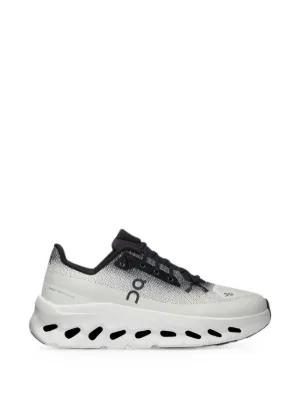 On  Cloudtilt sneakers